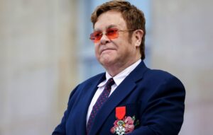 Elton John reveló que perdió varias partes de su cuerpo tras problemas de salud: “no queda mucho de mí” - AlbertoNews