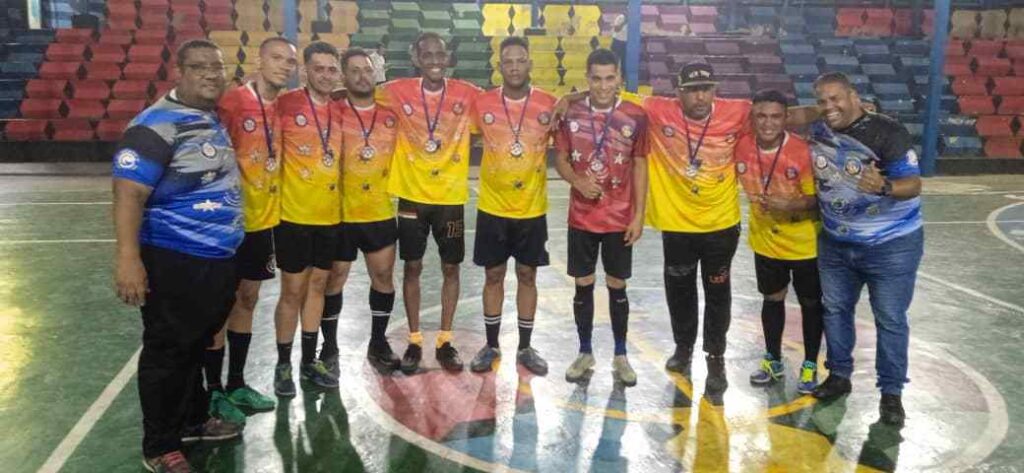 Equipo A vencedor en Futsal de estrellas empresarial