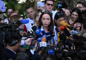 Es falso que iremos contra la FANB al llegar al poder (+Video)