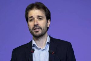 "Están criando cuervos": Podemos rechaza que España reciba a Edmundo González, como hizo con Guaidó