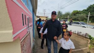 Estudiantes de las escuelas municipales iniciaron sus clases con alegría | Diario El Luchador