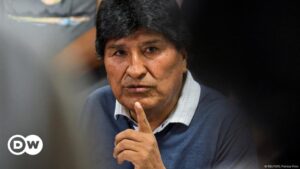 Evo amenaza con bloquear Bolivia si la Fiscalía lo captura – DW – 12/10/2024