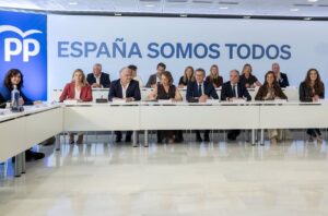 Feijóo buscará mañana contraponer la alternativa del PP a un Gobierno "cercado por la corrupción y los escándalos"