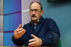 Felipe Mujica aboga por el entendimiento de los sectores políticos a favor de la sociedad