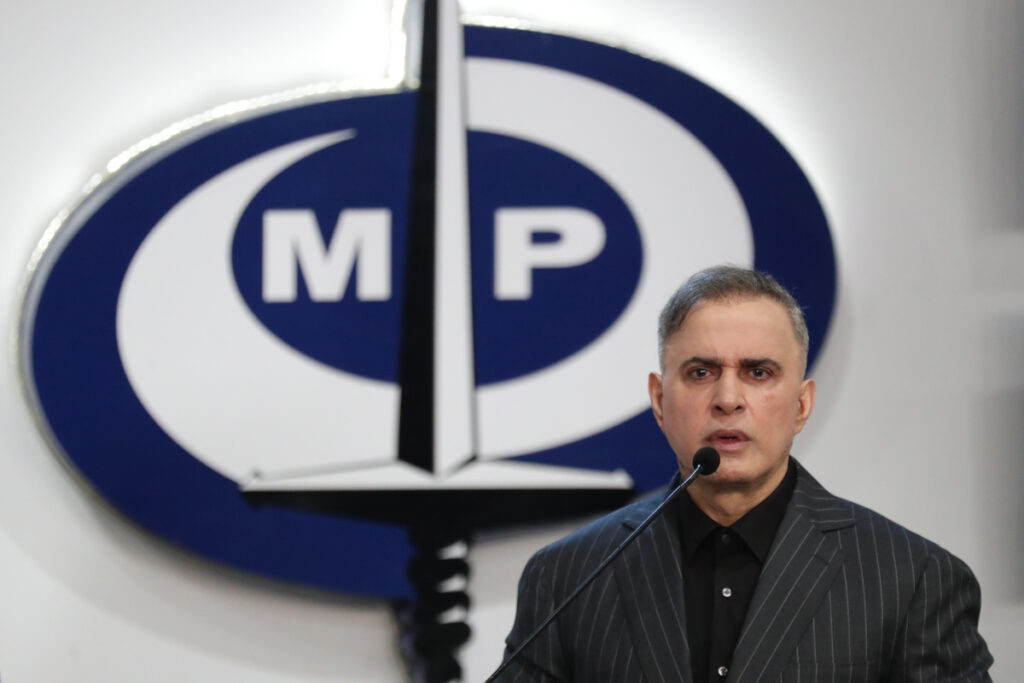 Fiscal Saab llama a Lula y a Boric "voceros de la izquierda captada por la CIA"