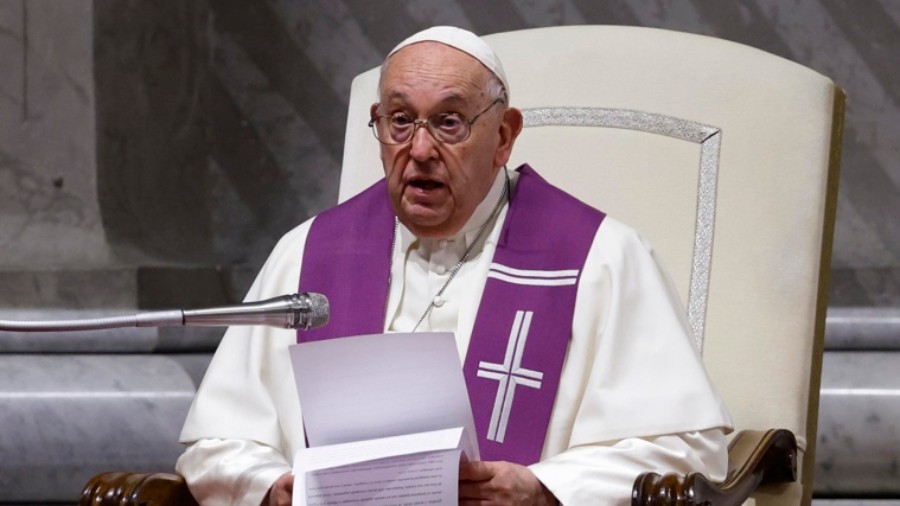 Francisco convoca a una jornada de oración por la paz