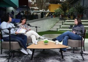 Gabriela Jiménez: Juventud está expuesta a bombardeo de información en redes sociales