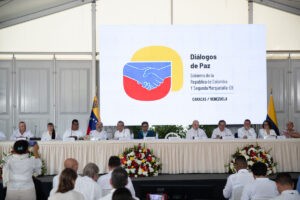 Gobierno y disidencias de FARC inician nuevo diálogo buscando extender cese el fuego - AlbertoNews