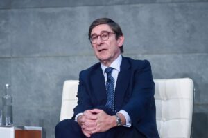 Goirigolzarri presentará hoy su renuncia voluntaria como presidente de CaixaBank