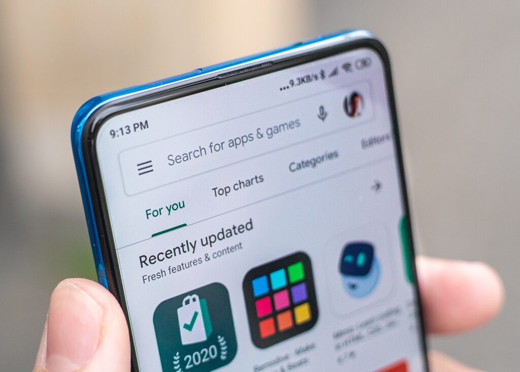 Google Play deberá abrirse a tiendas de terceros, ordena un juez