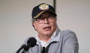 Gustavo Petro ordena bombardeos contra disidentes de las FARC tras ataque con drones - AlbertoNews
