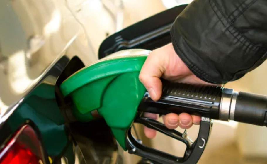 Huracán Milton: 1 de cada 4 gasolineras en Florida aún no tiene combustible, según GasBuddy - AlbertoNews