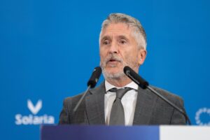 Interior sostiene que derogar la Ley Mordaza es compromiso del Gobierno y promete una norma "moderna y constitucional"