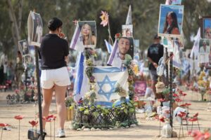Israel llora la masacre del Festival Nova entre el rugido de los bombardeos en Gaza