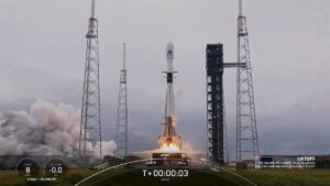 La ESA lanza con éxito la misión espacial Hera de defensa planetaria frente a colisiones de asteroides