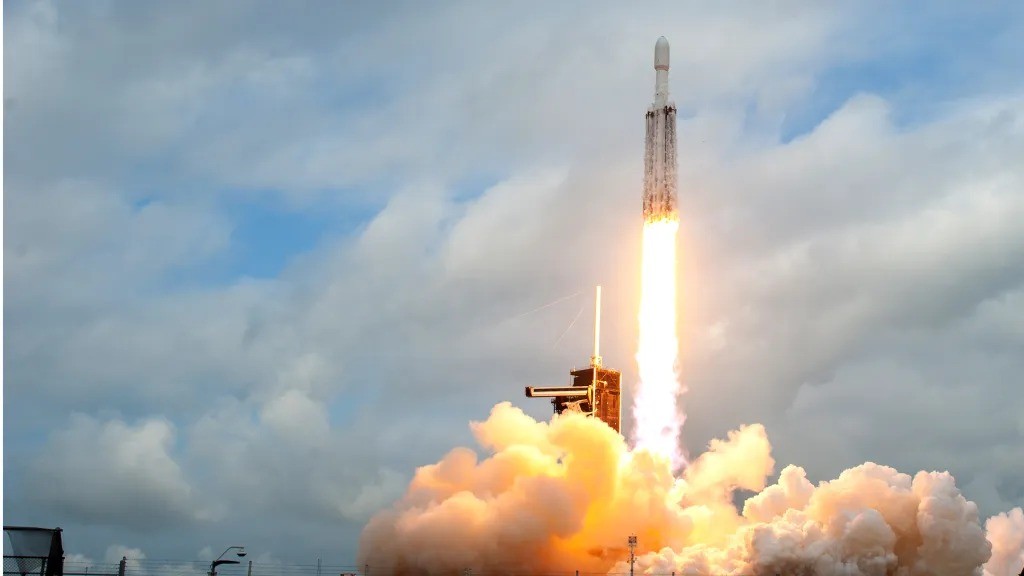 La NASA y SpaceX aplazan el lanzamiento de la misión Europa Clipper por el huracán Milton - AlbertoNews