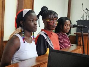 La historia de jóvenes detenidas por luchar contra la corrupción en Uganda : IPS Agencia de Noticias