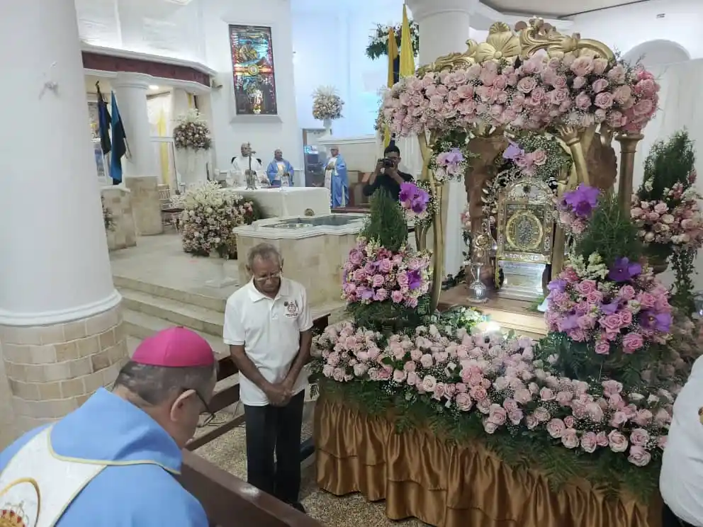 Lagunillas celebra con fervor los 373 años de la Virgen del Rosario del Paraute