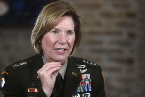 Laura Richardson, la primera jefa del Comando Sur, se despide en noviembre - AlbertoNews