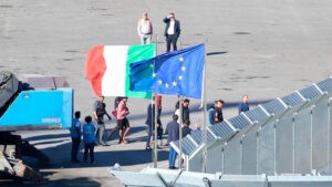 Llegan a Italia los 12 migrantes retenidos en Albania