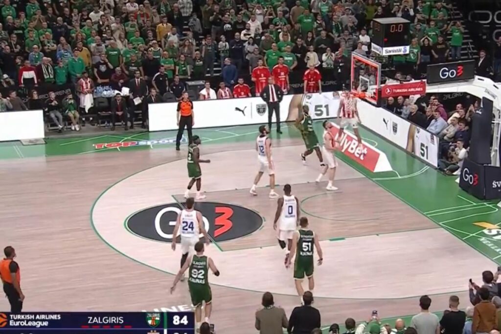 Locura en Kaunas: ¡El Zalgiris se fabrica una canasta ganadora en un segundo!