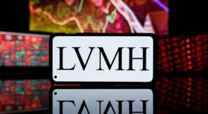 Los resultados acercan a LVMH a mínimos del año en bolsa y arrastra a todo el sector