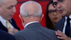 Lula da Silva "estable" después de pequeña hemorragia cerebral por una caída en su casa