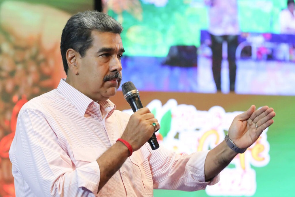 Maduro resaltó que MCM "huyó" de Venezuela a España