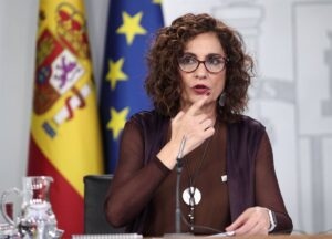 María Jesús Montero no acude a la conciliación con la pareja de Ayuso y queda sin efecto