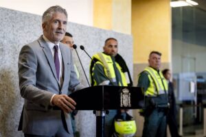 Marlaska "limita" su papel en el viaje de Delcy Rodríguez a cuestiones de seguridad y dice que actuó igual con Milei