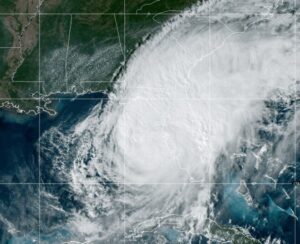 Más de 779.000 personas sin electricidad en Florida tras la llegada del huracán Milton - AlbertoNews