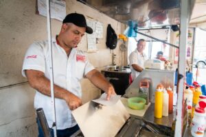 Más del 50% de los venezolanos tienen emprendimientos
