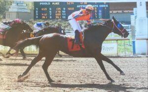 Meza logró primera victoria en su regreso a las carreras