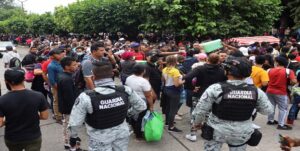 Migrantes en México denuncian creciente «violencia» de Texas