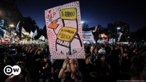 Miles reclaman mayor presupuesto universitario en Argentina – DW – 17/10/2024