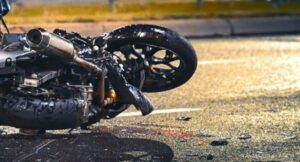 Motociclista perdió la vida en accidente de tránsito en Bogotá; chocó contra un poste