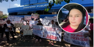 Muere maestra que quedó atrapada entre dos fuegos cuando salía de la iglesia