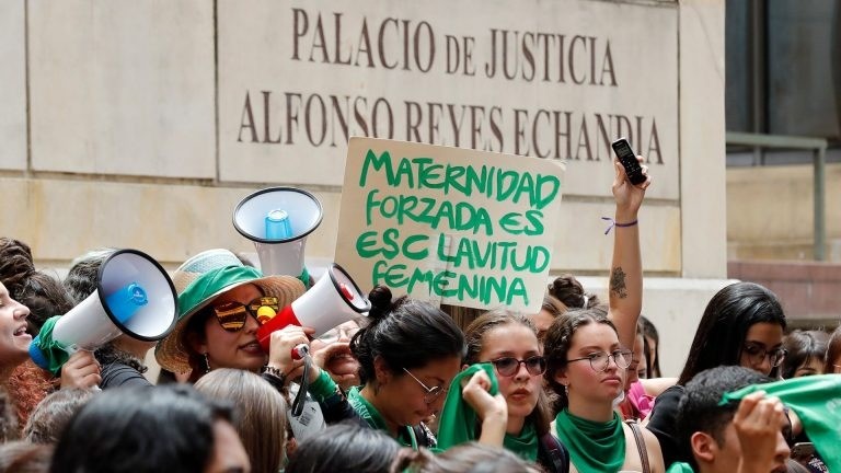 Mujeres en Latinoamérica enfrentan obstáculos adicionales en salud respecto a los hombres - AlbertoNews