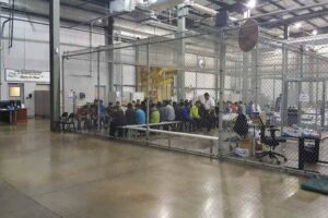 Murió un mexicano detenido en una cárcel de inmigrantes en el estado de Washington - AlbertoNews