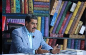 Nicolás Maduro anunció nuevo sistema de crédito especial para docentes