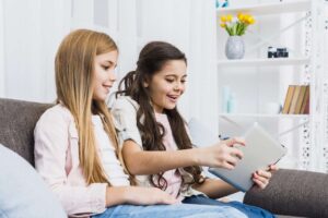 Niños y niñas en Snapchat: Cómo mantenerlos seguros