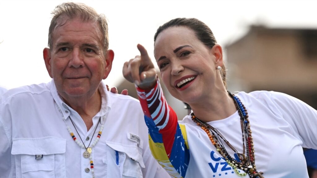 Opositores ganan premio de la UE. Maduro respalda agenda de los BRICS.