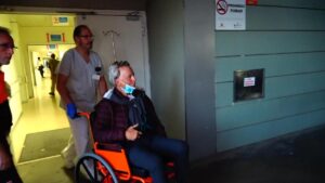 Ortega Cano sale del hospital tras recibir el alta