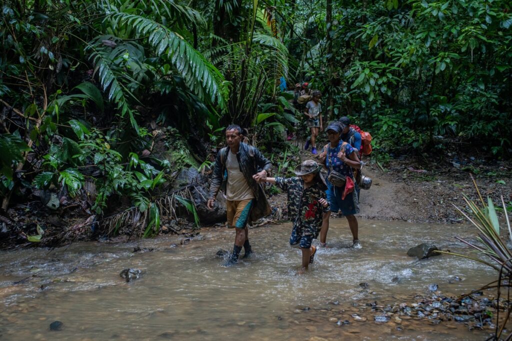 Panamá impondrá multas entre $1000 a $5000 dólares a migrantes que entren de forma irregular por la frontera con Colombia