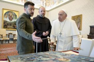 Papa Francisco pide a la comunidad internacional que "no se deje a los ucranianos morir de frío"