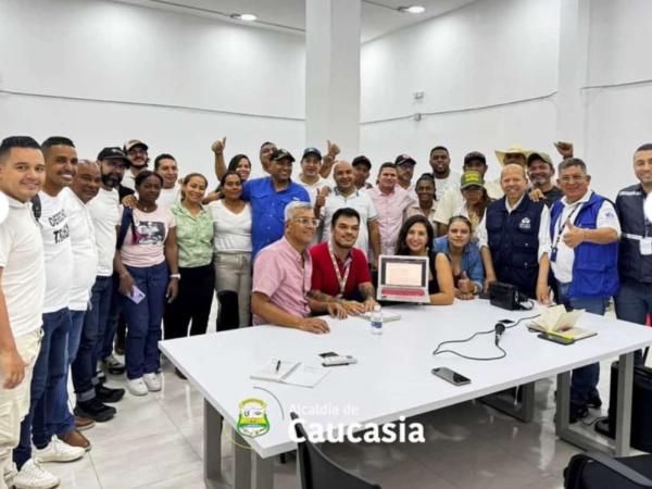 Paro minero: mesa de diálogo en Caucasia llegó a un acuerdo | Regiones | Economía