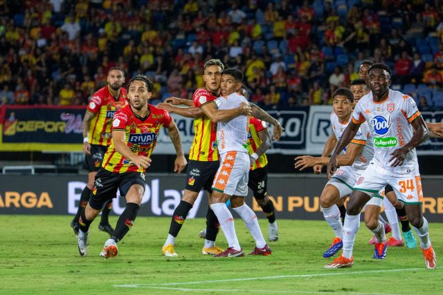 Pereira se fortalece en casa y deja a Envigado con las manos vacías.