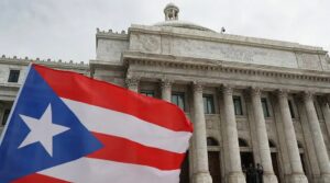 Puerto Rico llama "basura" a "lo que salió de la boca" de un cómico en mitin de Trump - AlbertoNews