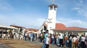 Realizan peregrinación para honrar a José Gregorio Hernández 