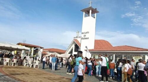 Realizan peregrinación para honrar a José Gregorio Hernández 